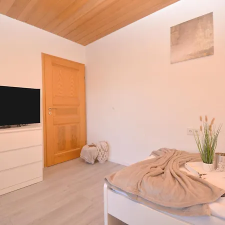 07 - Maisonette-wohnung Fuer Firmen דירה *